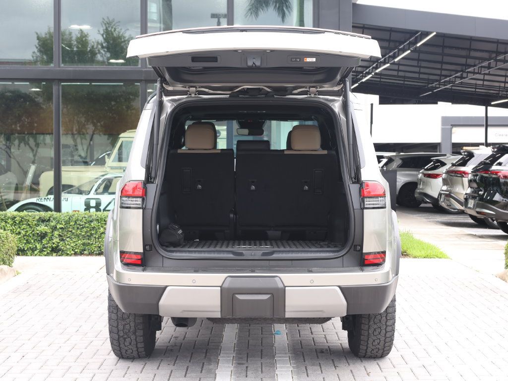 Used 2025 Lexus GX 550 AWD/4WD image 7