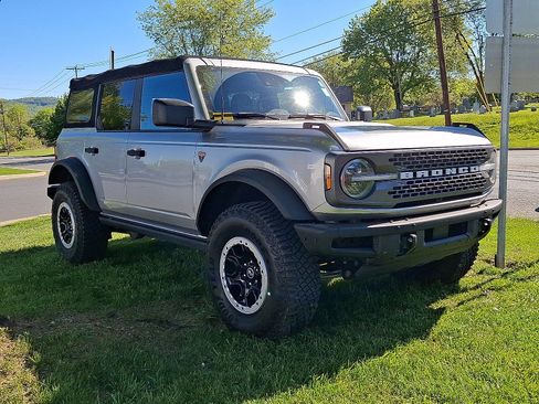 Used 2022 Ford Bronco Badlands w/ Sasquatch Package AWD/4WD image 1