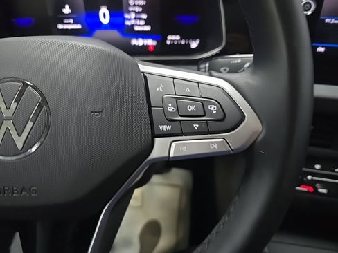 Used 2025 Volkswagen Jetta SE FWD image 21