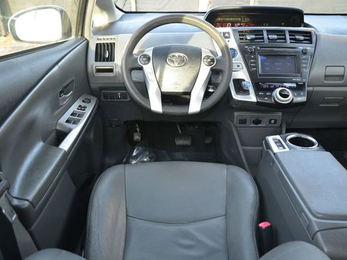 Used 2013 Toyota Prius V Three image 6