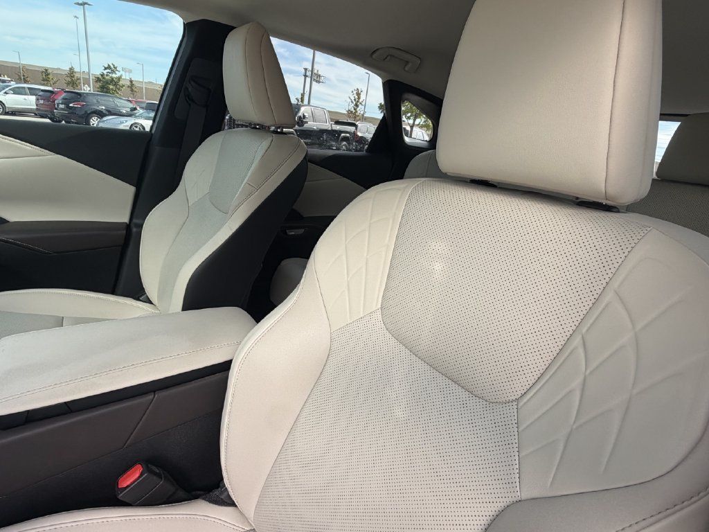 Used 2024 Lexus RX 350h w/ Accessory Package (K3) AWD/4WD image 19