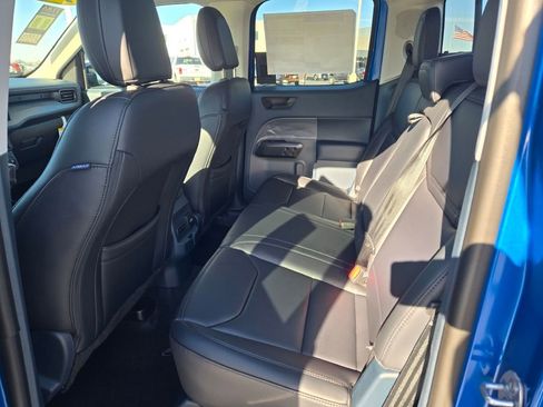 New 2025 Ford Maverick Lariat w/ Black Appearance Package image 16