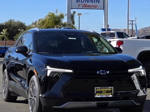 Used 2025 Chevrolet Blazer EV LT w/ Super Cruise Package image 2
