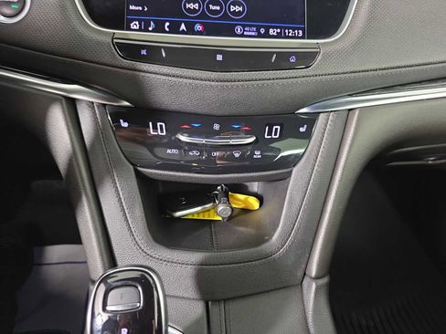 Used 2021 Cadillac XT5 Premium Luxury image 16