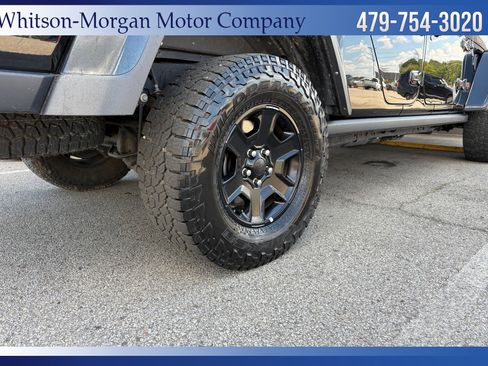 Used 2022 Jeep Gladiator Mojave w/ Cold Weather Group image 34