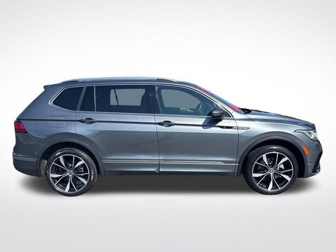 Used 2022 Volkswagen Tiguan SEL R-Line AWD/4WD image 6