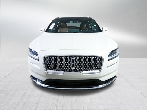 Used 2022 Lincoln Nautilus Reserve AWD/4WD image 2