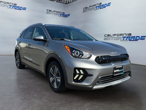 Used 2022 Kia Niro LXS FWD image 3