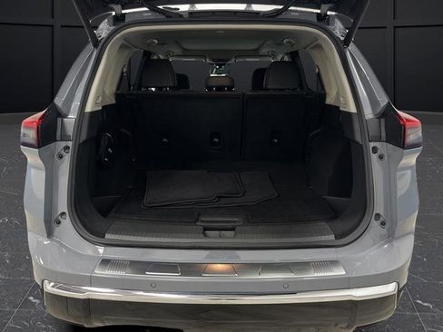 Used 2025 Nissan Rogue Platinum w/ Tech Package image 15