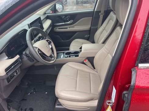 Used 2023 Lincoln Corsair AWD w/ Equipment Group 101A image 10
