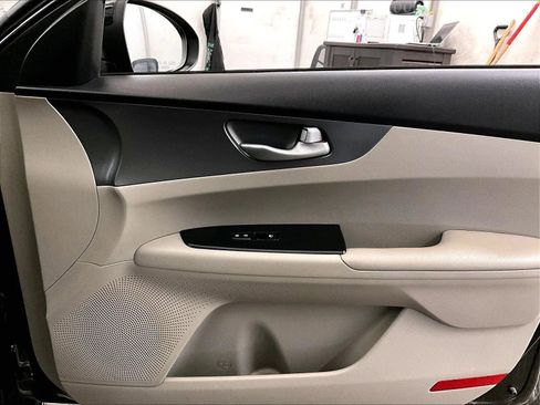 Used 2019 Kia Forte LXS FWD image 23