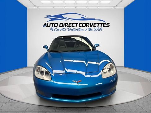 Used 2011 Chevrolet Corvette Coupe w/ 1LT RWD image 4