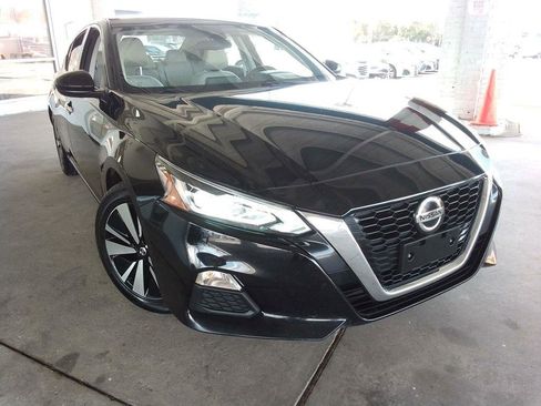 Used 2022 Nissan Altima 2.5 SV image 2