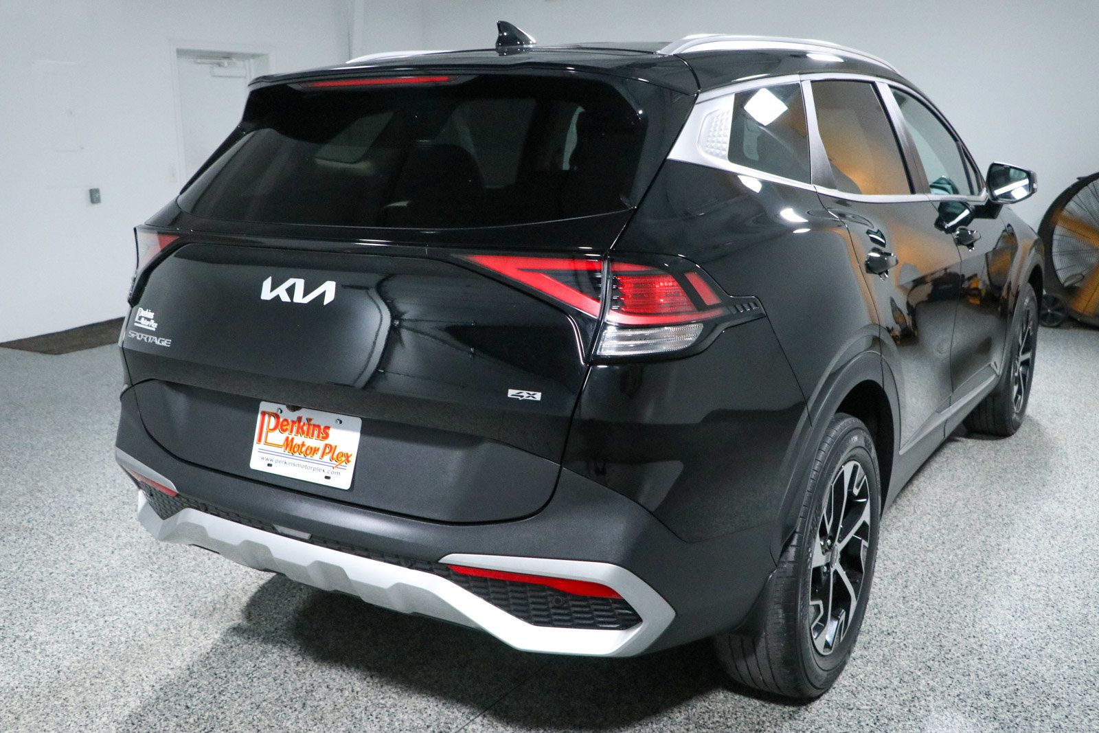 Used 2024 Kia Sportage EX AWD/4WD image 7
