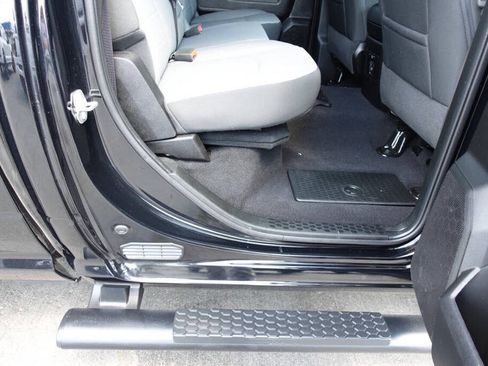 Used 2022 RAM 1500 Classic SLT w/ Electronics Convenience Group AWD/4WD image 32