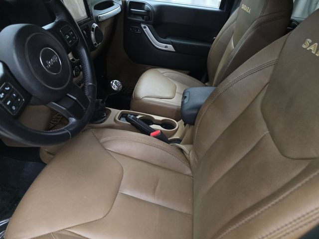 Used 2013 Jeep Wrangler Unlimited Sahara w/ Connectivity Group AWD/4WD image 10