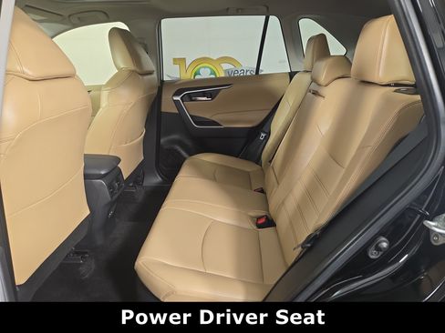 Used 2022 Toyota RAV4 XLE Premium AWD/4WD image 13