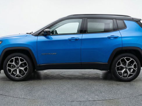 Used 2025 Jeep Compass Limited image 5