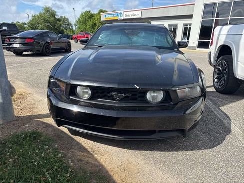 Used 2011 Ford Mustang GT RWD image 3