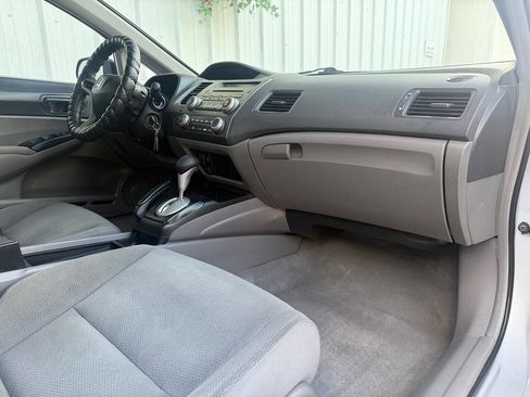 Used 2011 Honda Civic DX-VP image 12
