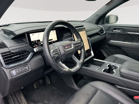 Used 2025 GMC Acadia Elevation w/ Elevation Premium Package AWD/4WD image 10
