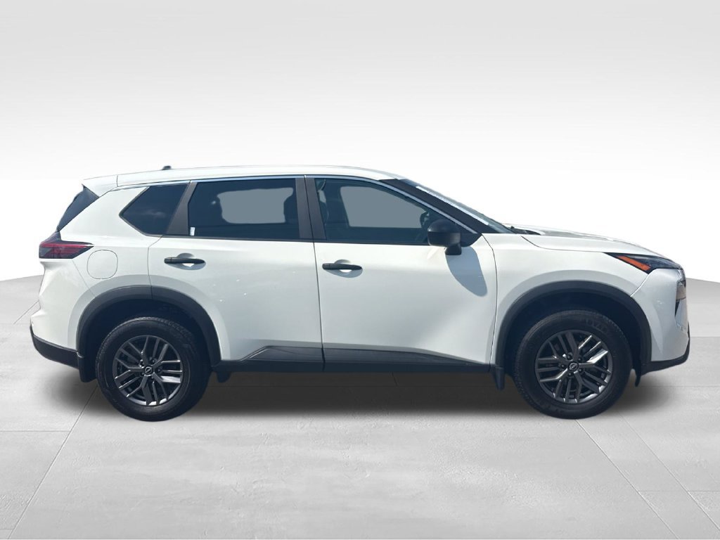 Used 2024 Nissan Rogue S FWD image 6