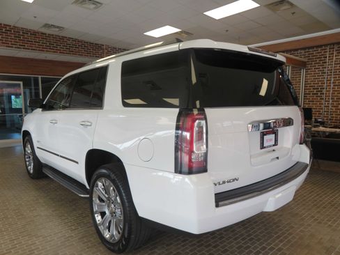 Used 2017 GMC Yukon Denali w/ Enhanced Security Package image 6