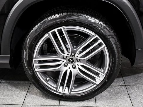 Used 2025 Mercedes-Benz GLS 450 4MATIC image 8