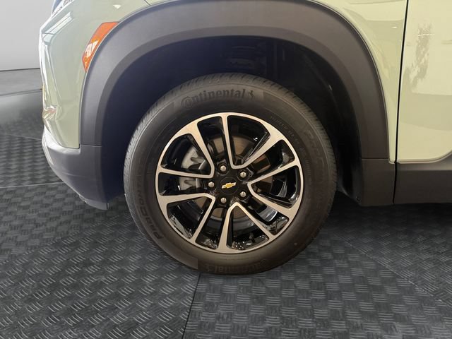 Used 2025 Chevrolet TrailBlazer LT AWD/4WD image 13