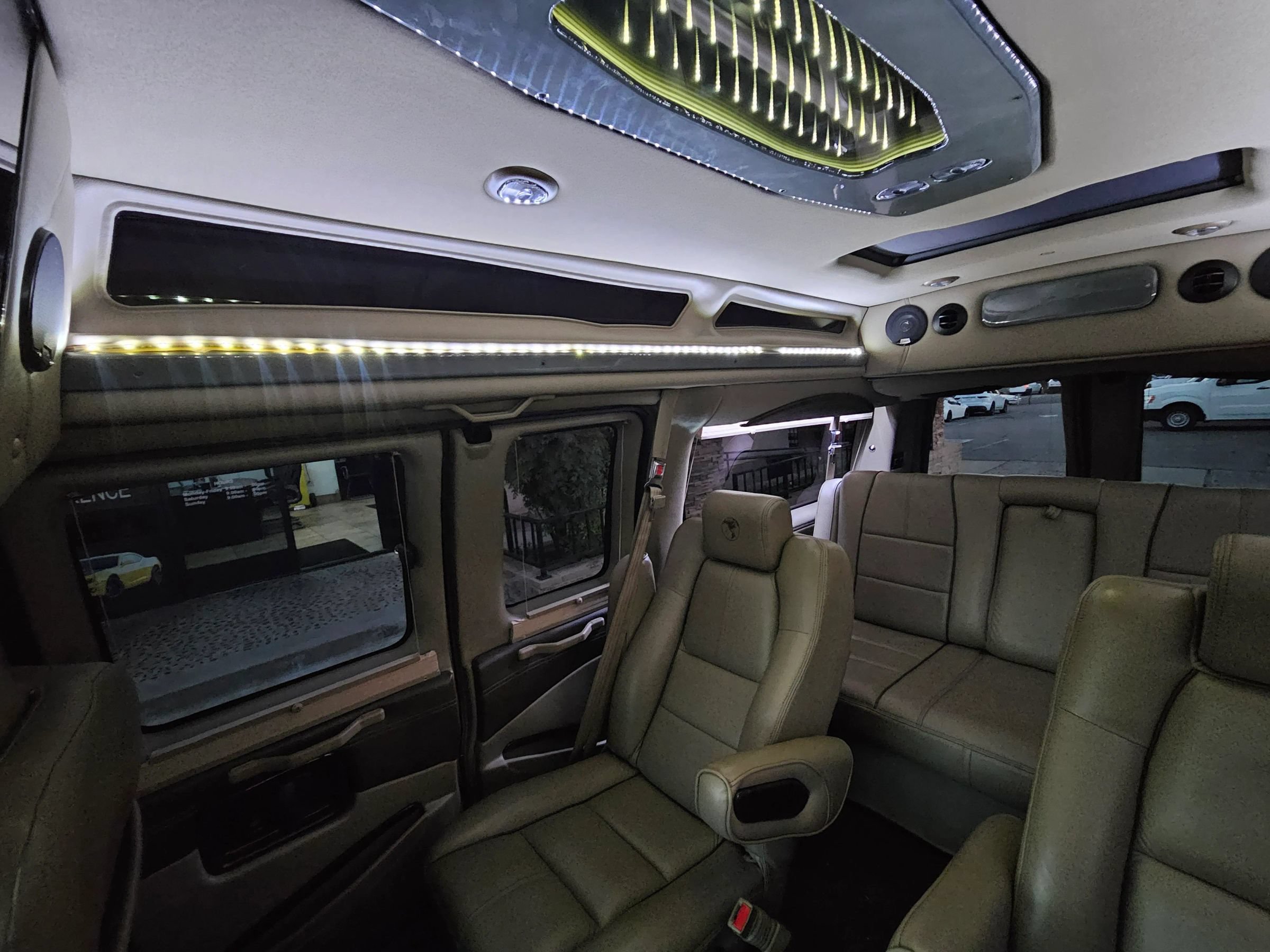 Used 2016 Chevrolet Express 2500 RWD image 28