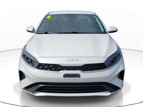 Used 2024 Kia Forte LXS FWD image 2