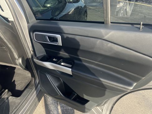 Used 2023 Ford Explorer XLT w/ Equipment Group 202A image 14