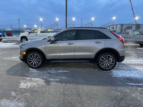 Used 2024 Cadillac XT4 Sport image 2