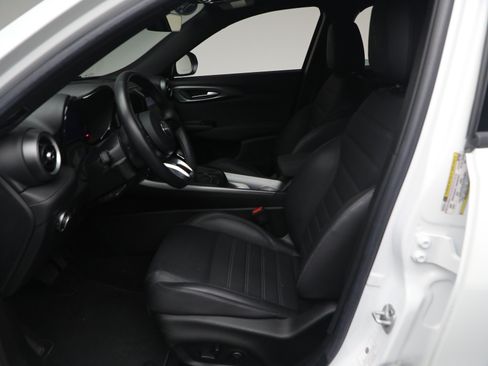 Used 2024 Alfa Romeo Tonale Ti AWD/4WD image 13