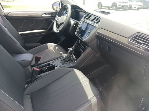 Used 2022 Volkswagen Tiguan SE FWD image 15