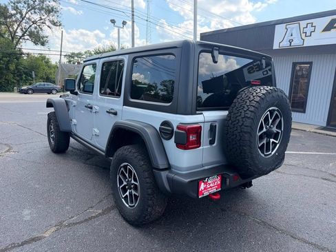Used 2024 Jeep Wrangler Unlimited Rubicon AWD/4WD image 15