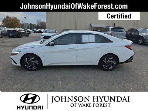 Certified 2025 Hyundai Elantra SEL image 16
