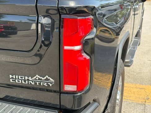 Used 2024 Chevrolet Silverado 2500 High Country w/ High Country Premium Package AWD/4WD image 10