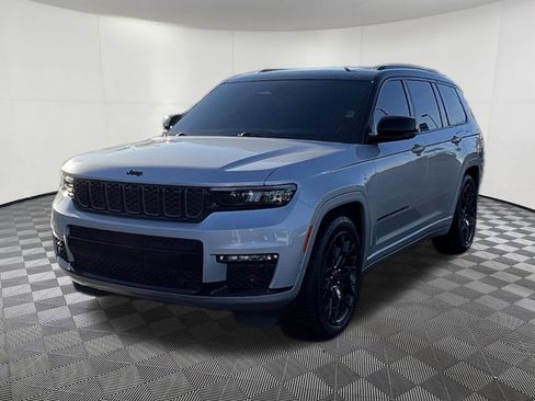 Used 2023 Jeep Grand Cherokee L Summit image 3