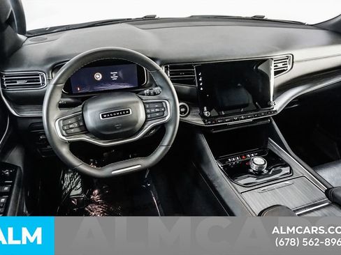 Used 2024 Jeep Wagoneer L Series II w/ Flexible Seating Group image 26