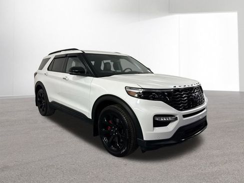 Used 2024 Ford Explorer ST w/ Equipment Group 401A image 3