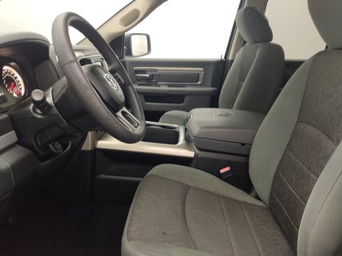 Used 2018 RAM 1500 Classic SLT RWD image 17