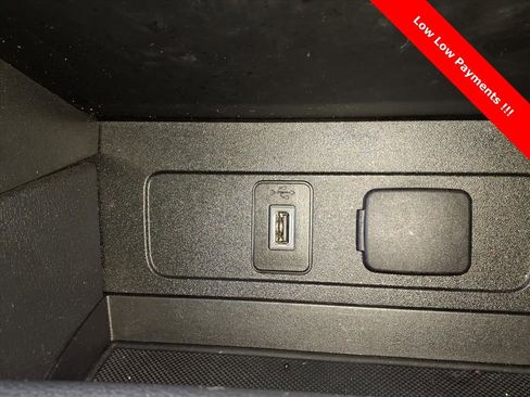 Used 2019 Ford Escape SE image 22