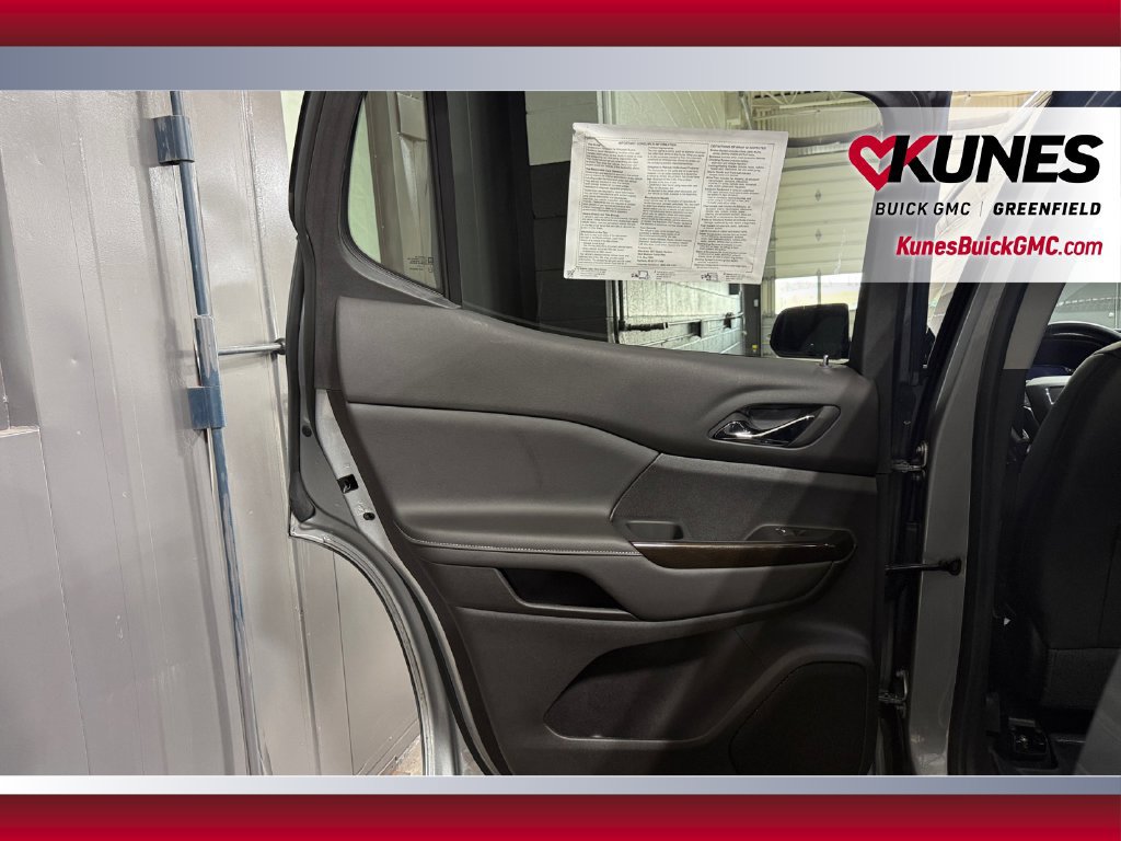 Used 2023 GMC Acadia AT4 w/ Technology Package AWD/4WD image 35