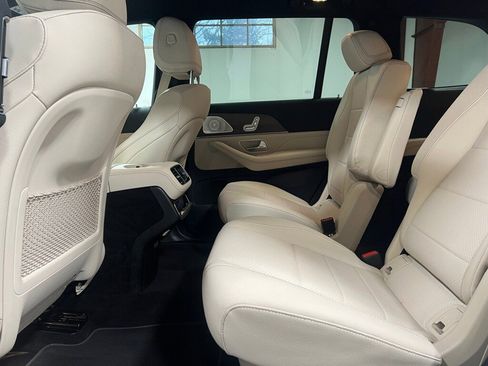 Used 2024 Mercedes-Benz GLS 450 4MATIC image 25