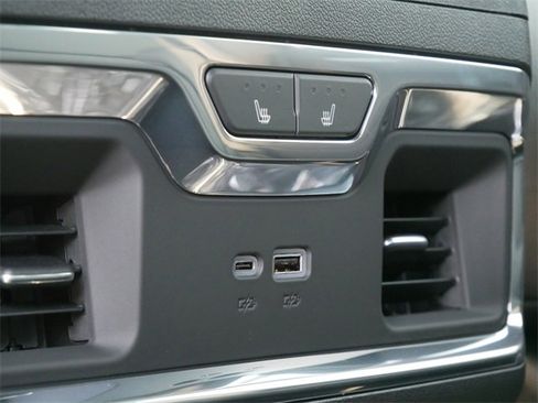 New 2025 GMC Sierra 2500 SLT w/ SLT Premium Package image 8