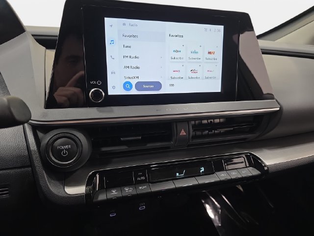Certified 2025 Toyota Prius LE FWD image 16