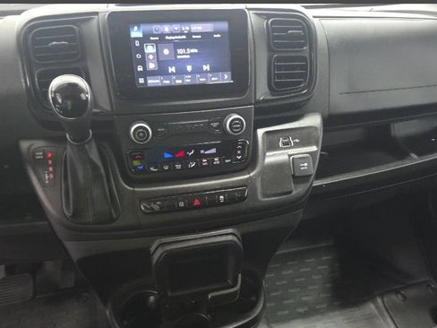 Used 2024 RAM ProMaster 2500 FWD image 6
