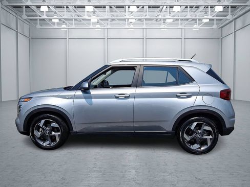 Certified 2025 Hyundai Venue SEL FWD image 7
