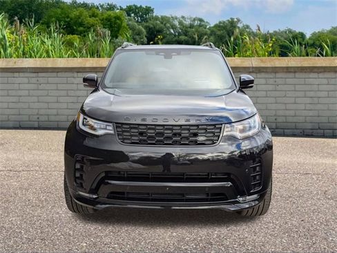New 2025 Land Rover Discovery Dynamic SE image 2